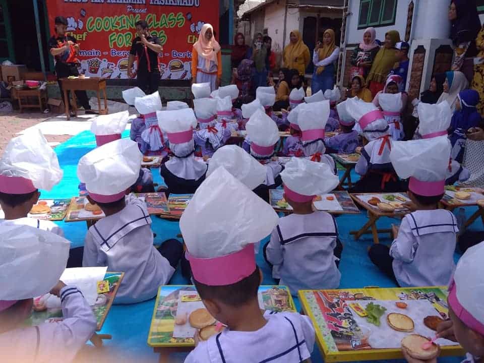 Read more about the article Cooking Class Bersama Anak Didik PAUD ARRAHMAN